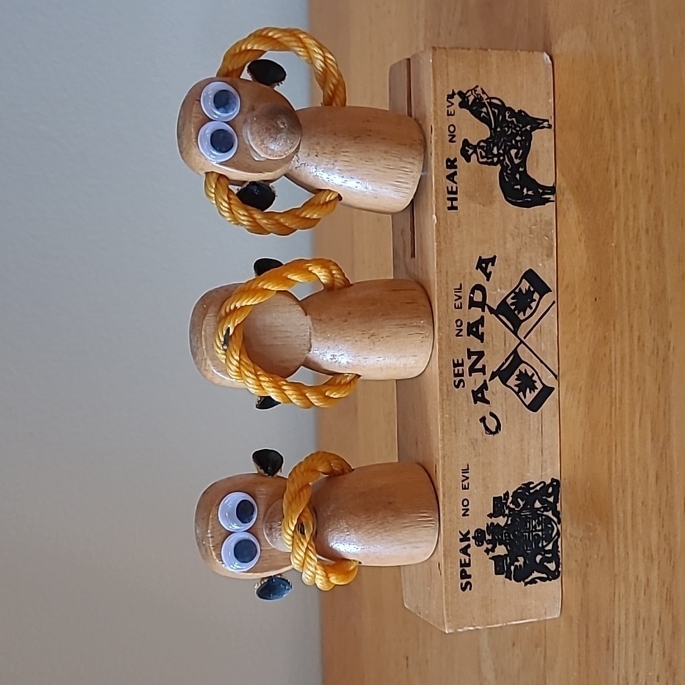 VINTAGE 1970s Canada Souvenir Barware Set, 'Speak, Hear, See No Evil Monkeys'